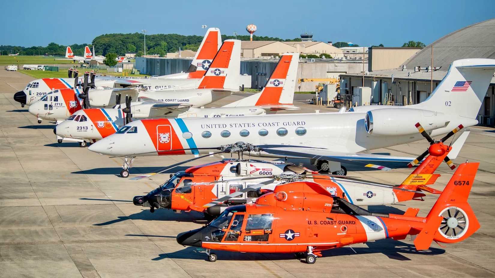 One Gas Rd What To Know About The US Coast Guard MH-60T Jayhawk Helicopter