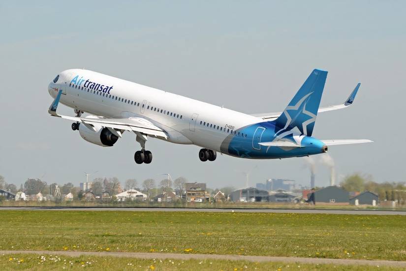 Air Transat Airbus A321LR on initial climb