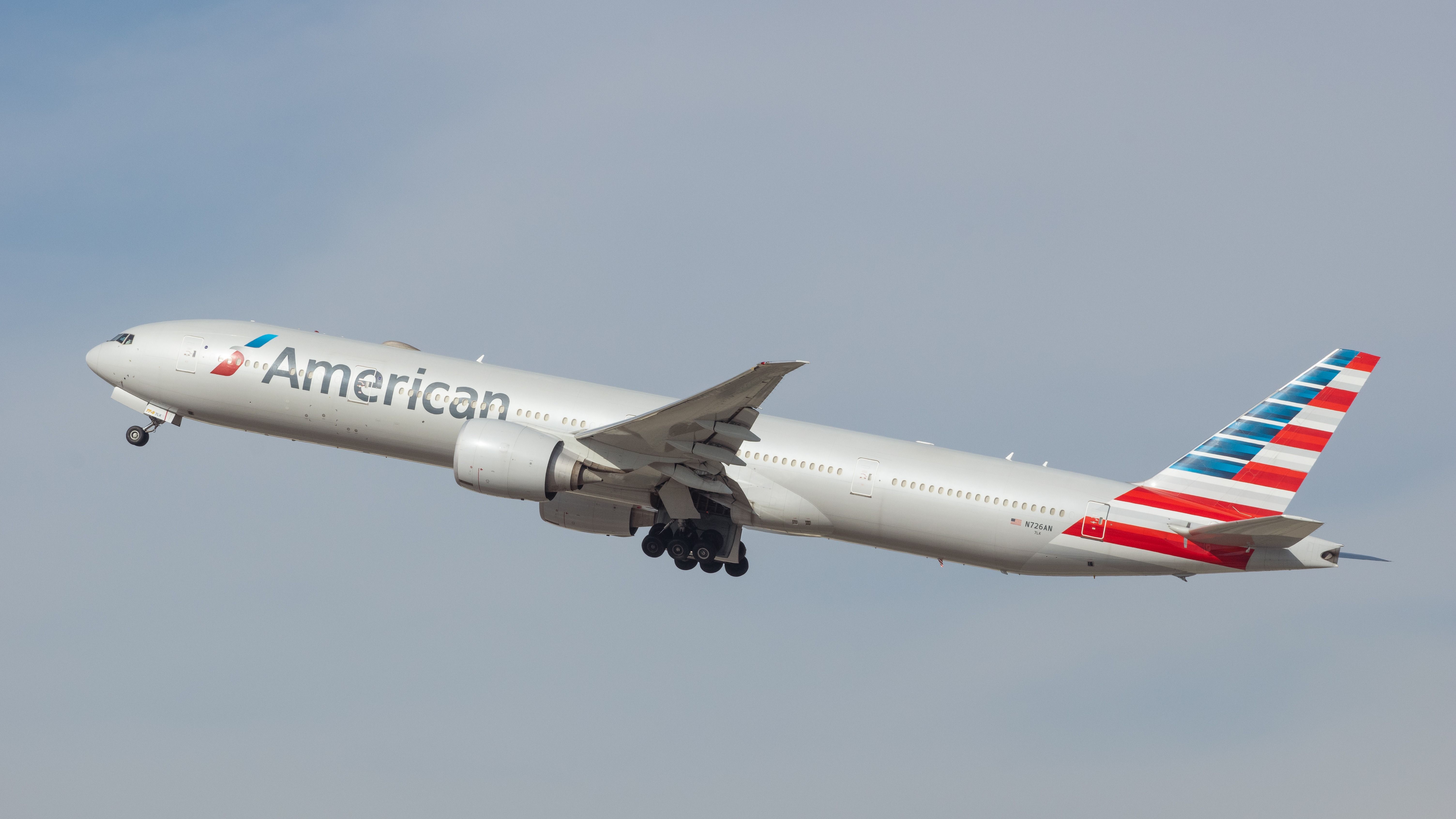 american-airlines-boeing-777-