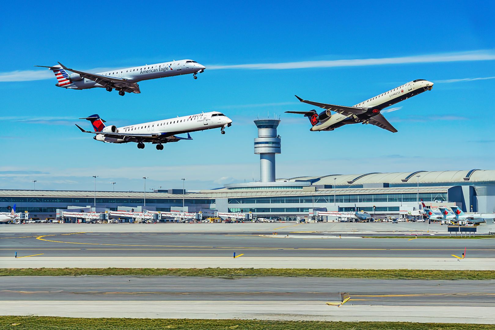 What Airlines Operate Bombardier Regional Jets Out Of Toronto Pearson International Airport?