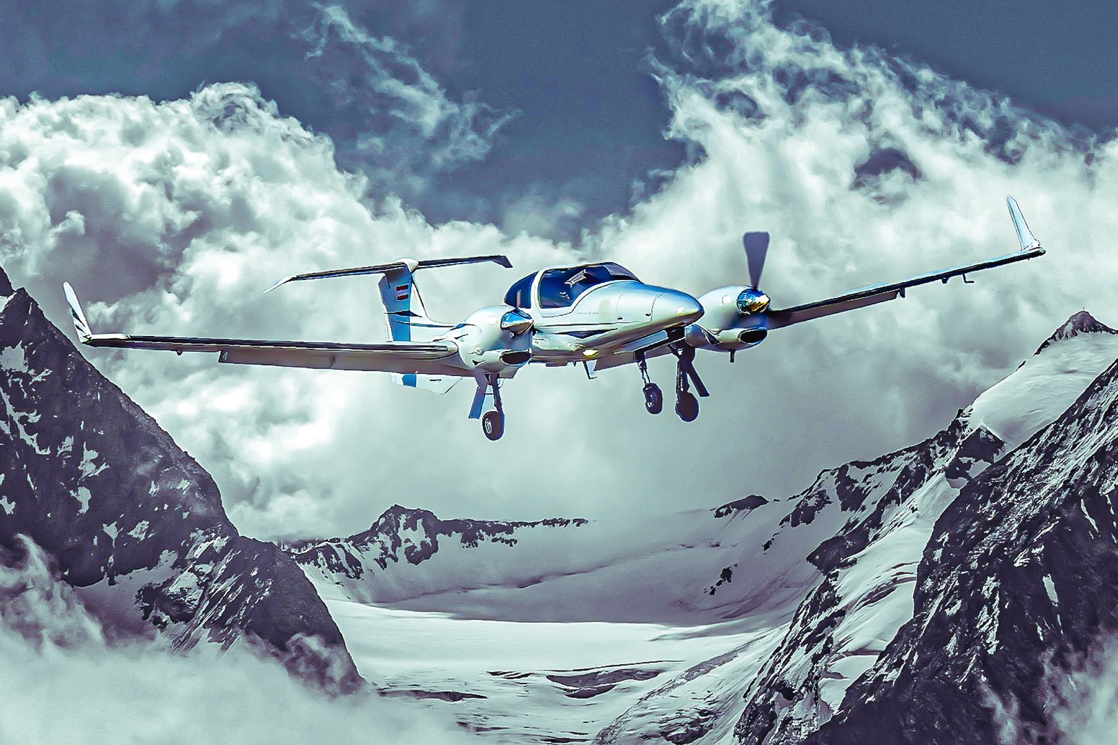 Twin-Engine Diamond: The Diamond DA42 TwinStar