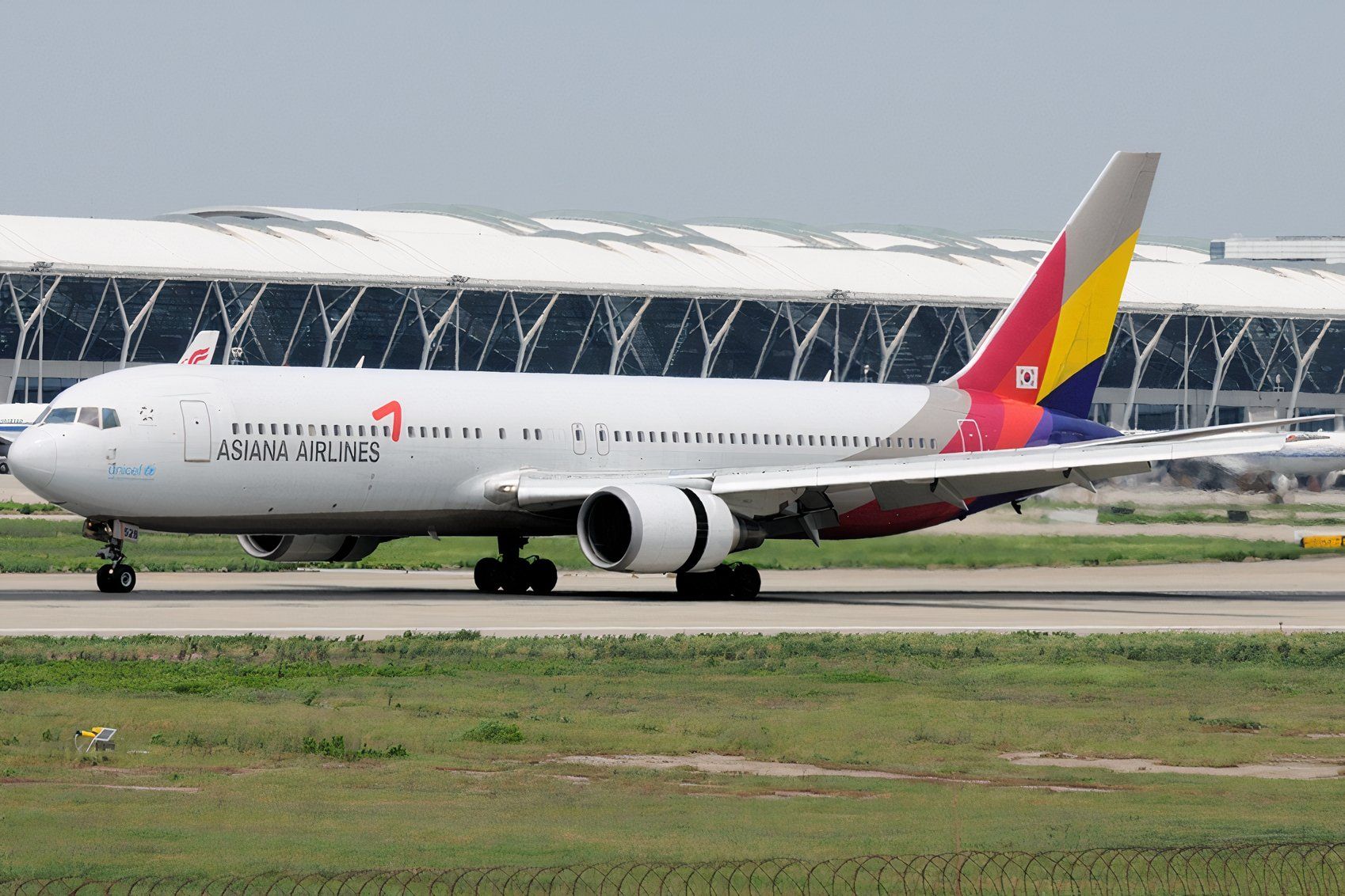 Last In The World: Asiana To Retire The Final Boeing 767-300 Next Month