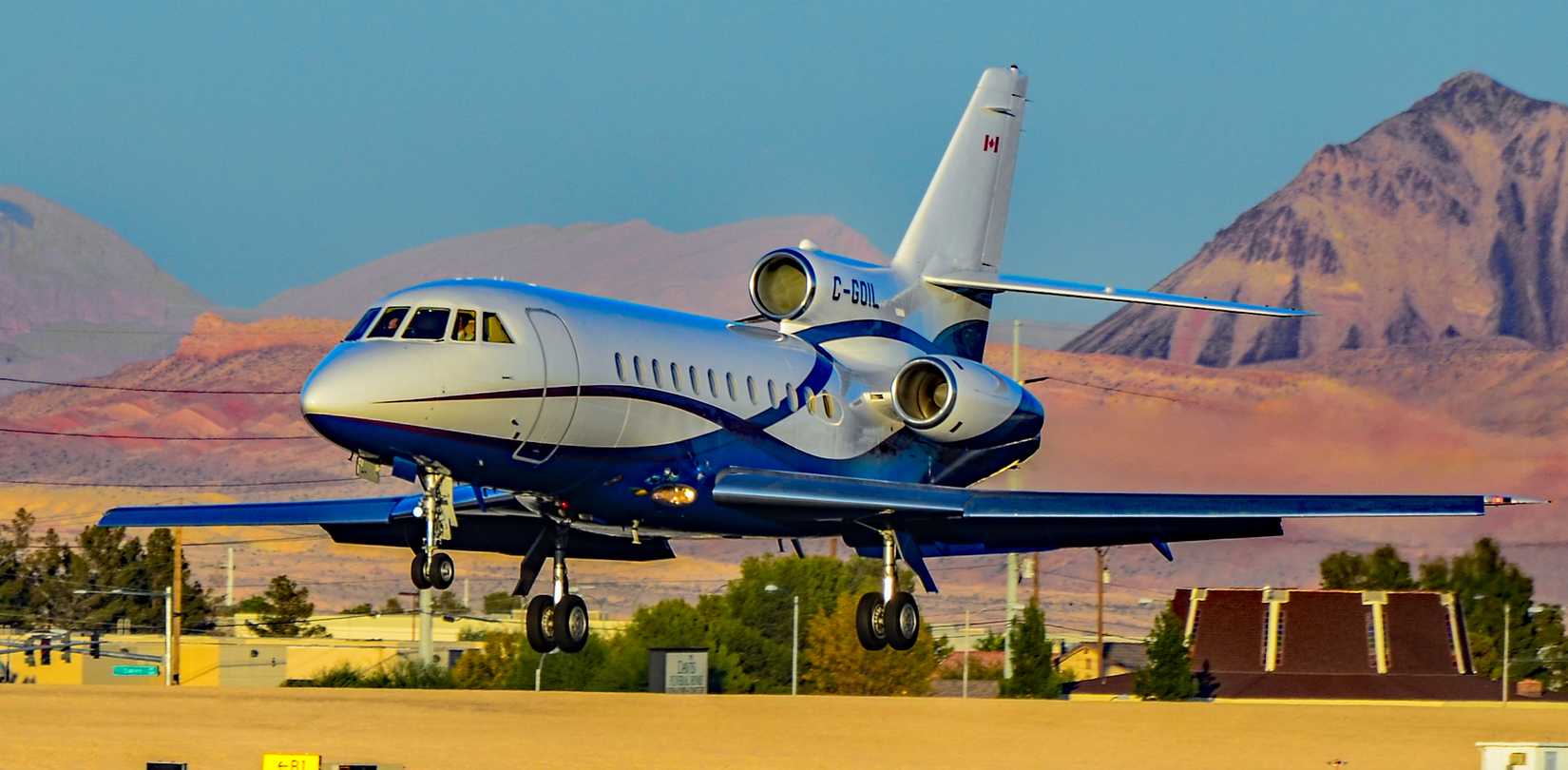 Challanger Falcon How Does The Bombardier Challenger 600 Compare To The Dassault Falcon ...