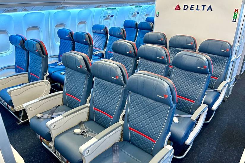 Delta Vs United: How Do Their 767-400ER Cabins Compare?