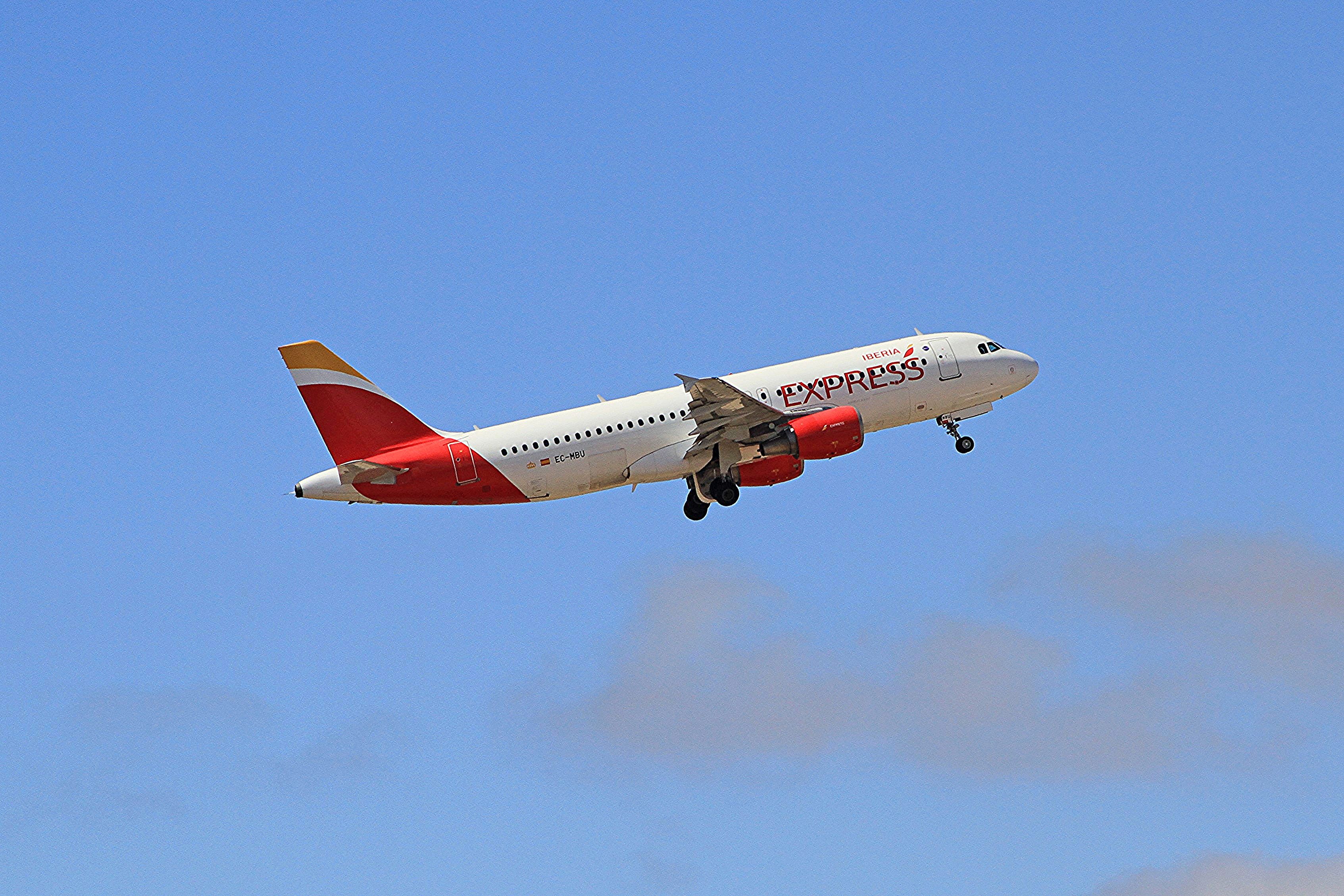 What Happened To The Pilot? The Iberia Flight With An Unwelcomed