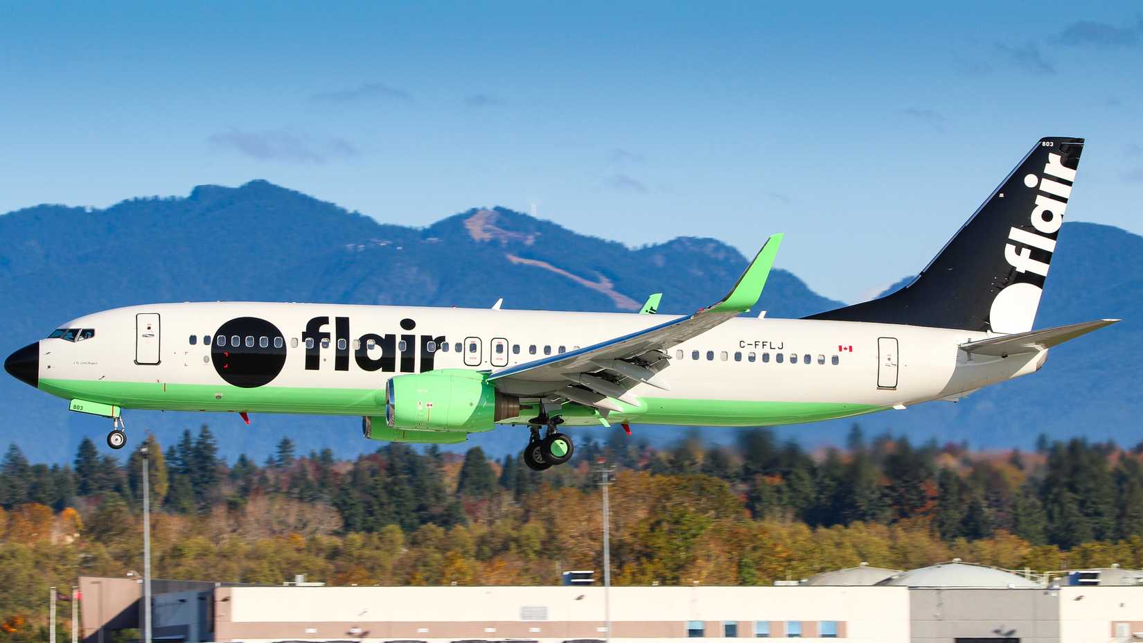 Flair Airlines Boeing 737-800