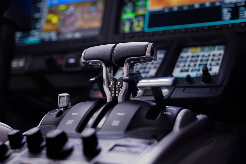 Honda, HondaJet auto throttle