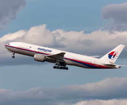 Malaysia Airlines Boeing 777-200ER departing MEL shutterstock_543107812