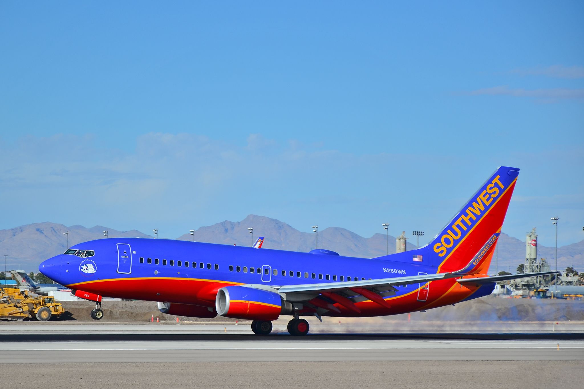 N288WN_Southwest_Airlines_2007_Boeing_737-7H4_C-N_36611_(16807817032)