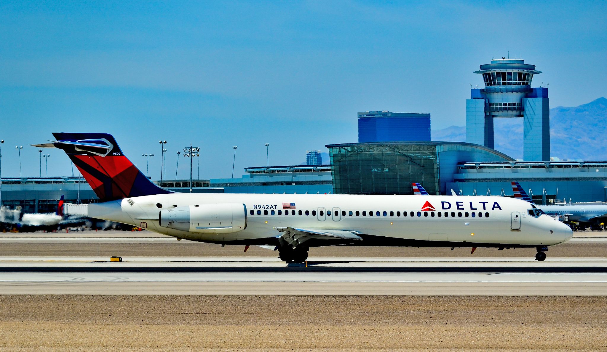 Delta Air Lines Boeing 717 Evacuated In Atlanta After Haze Fills Cabin
