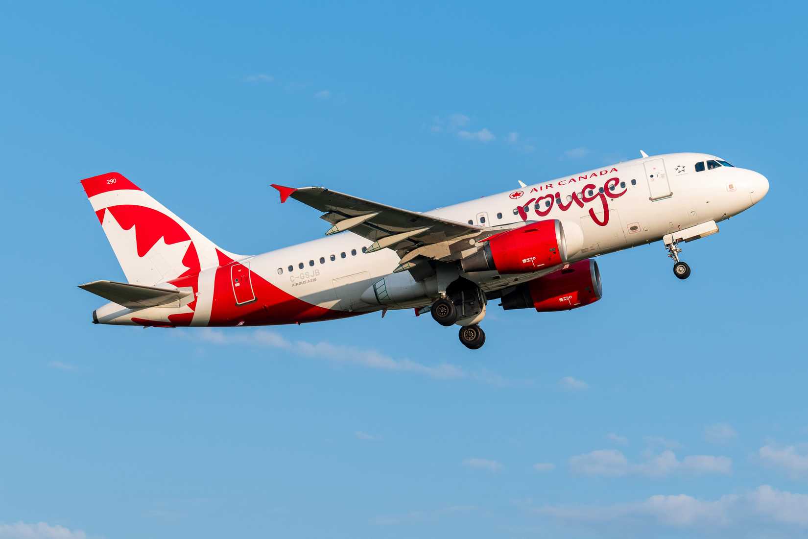 Rouge Airbus A319