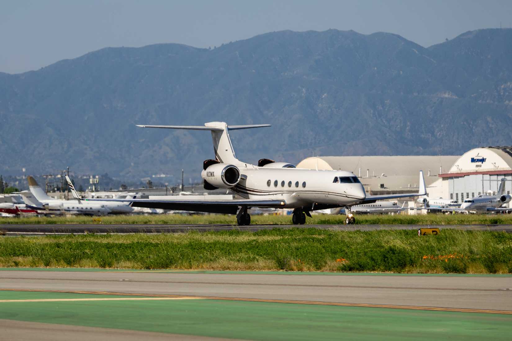 Inside The Luxurious World Of Jim Carrey's Private Jet