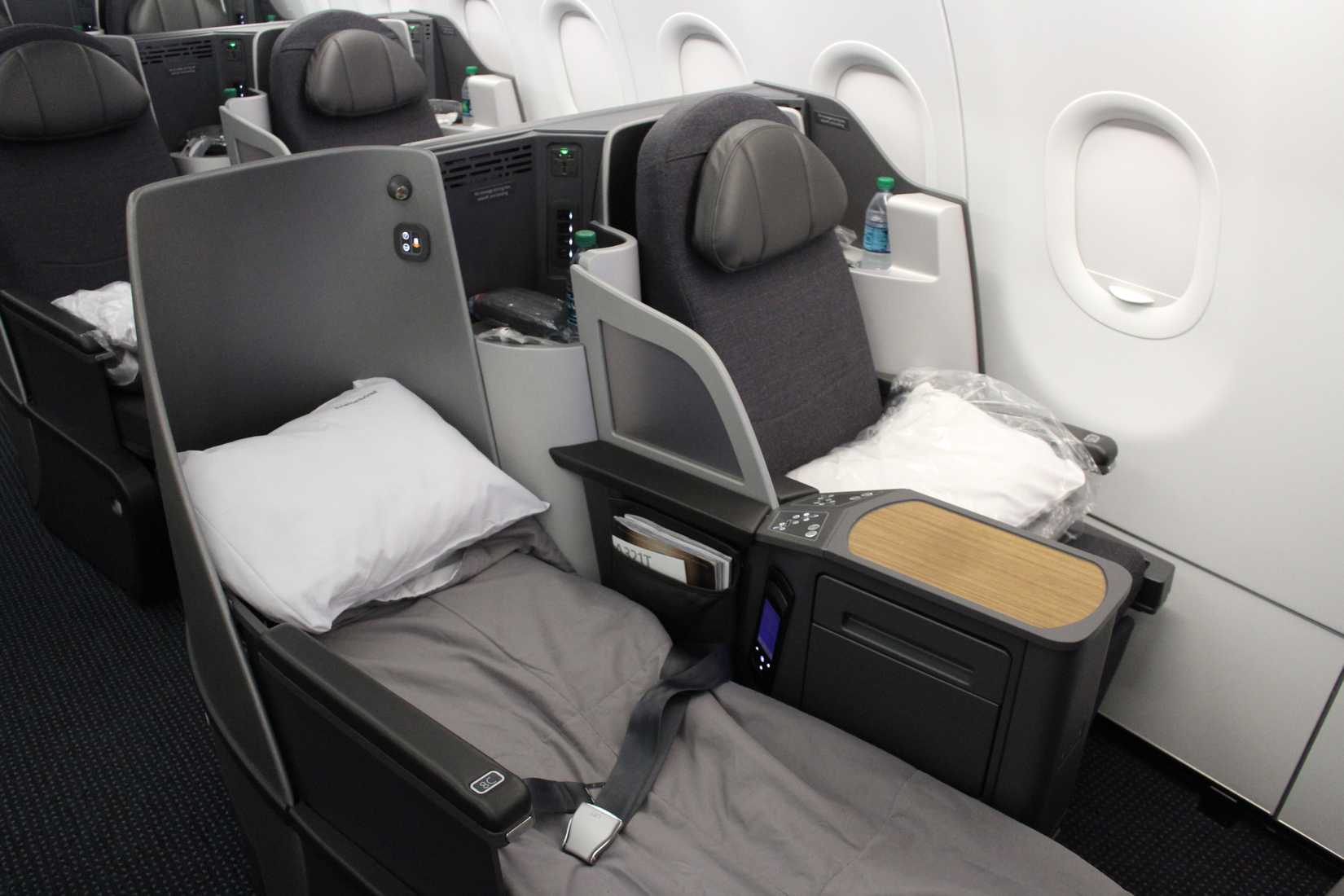 American Airlines A321T cabin