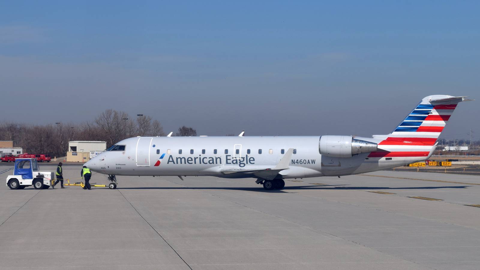 Man Critically Injured After Tug Collides With American Eagle CRJ200 At Chicago O'Hare