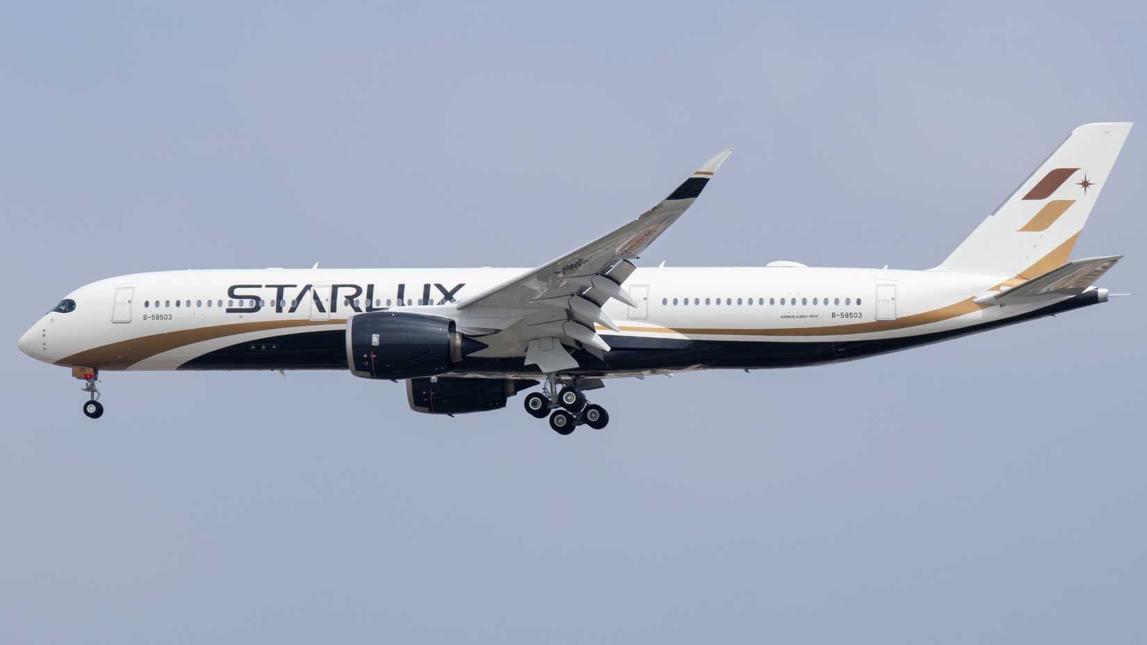 STARLUX Airlines Airbus A350-900 LAX 