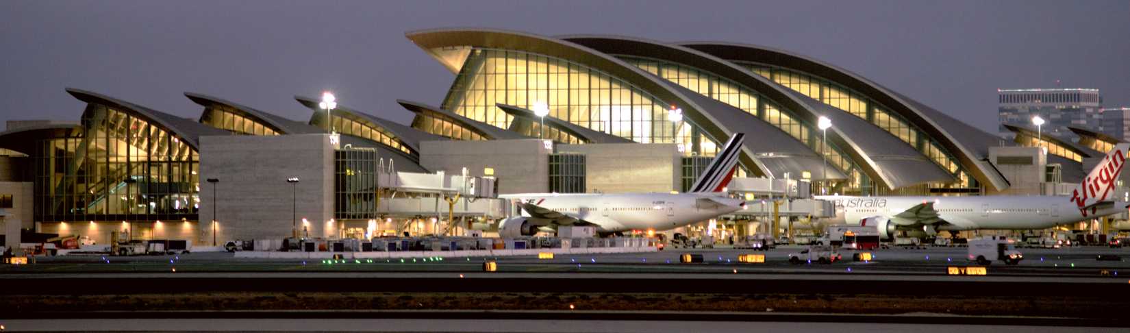 How To Navigate Los Angeles International Airport Like A Pro