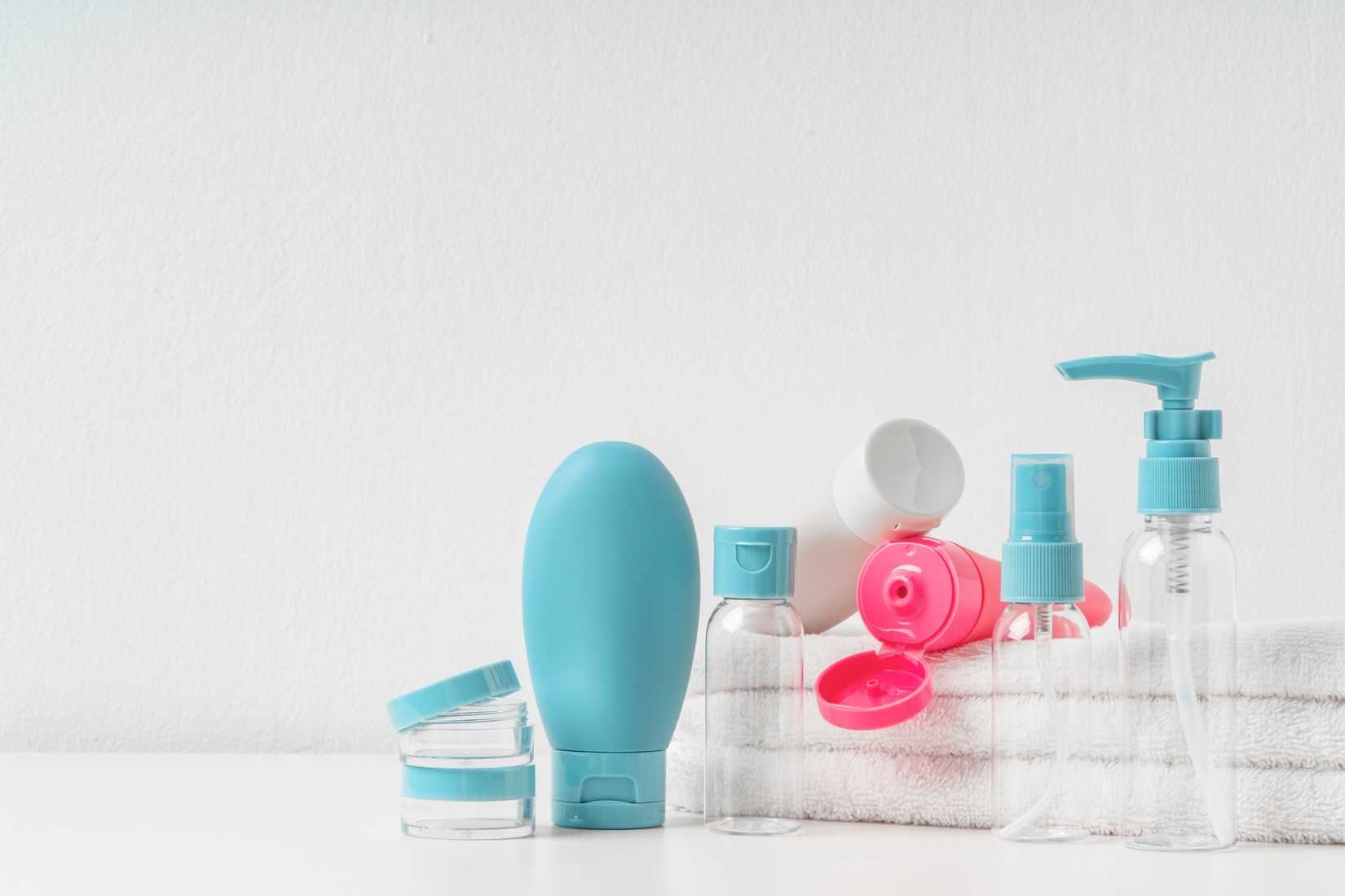Toiletries kit, blue pink white