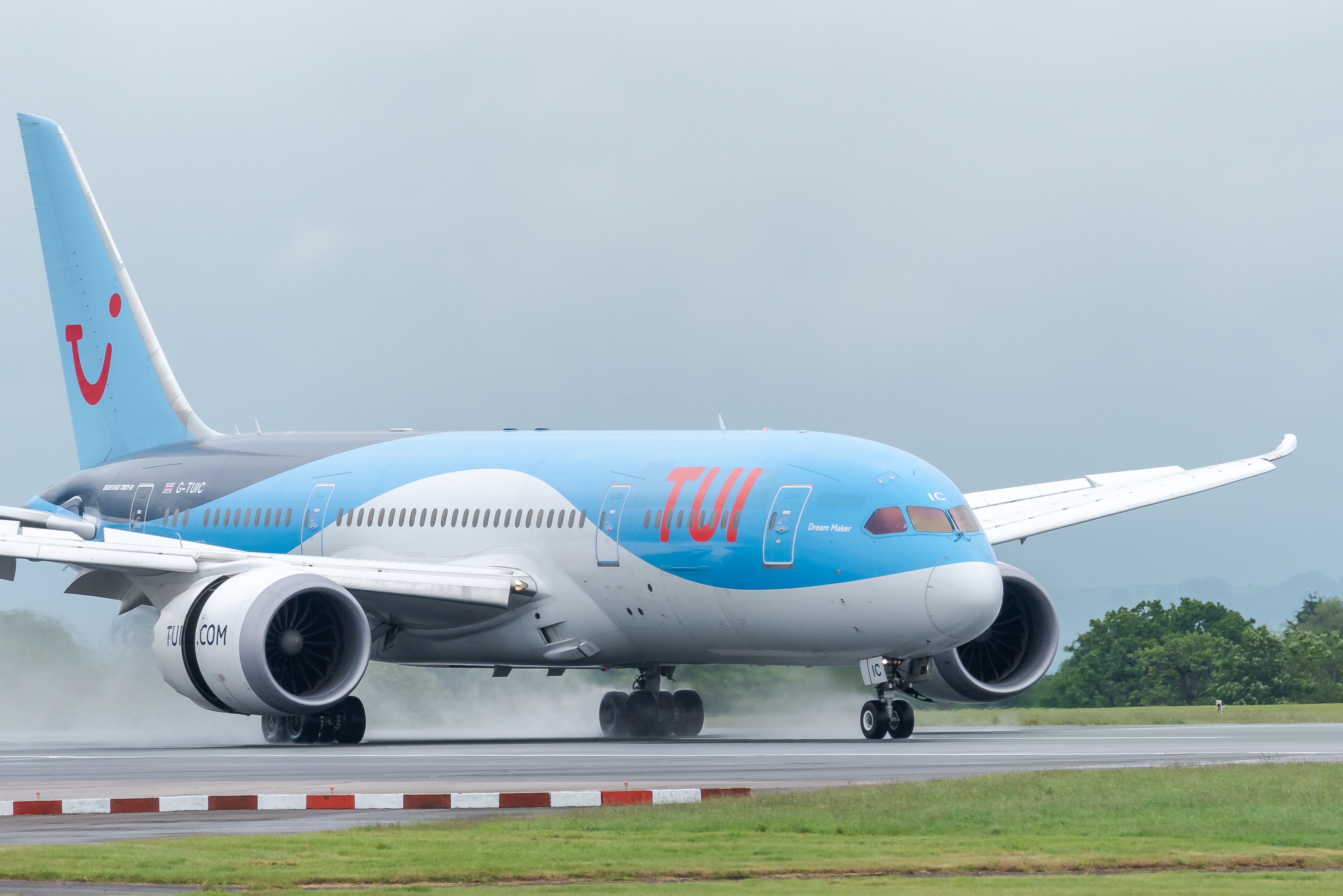TUI Boeing 787-8 landing at Manchester Airport MAN shutterstock_1412940692