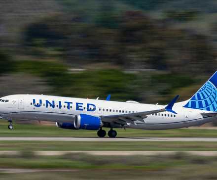 United Airlines Boeing 737 MAX 8