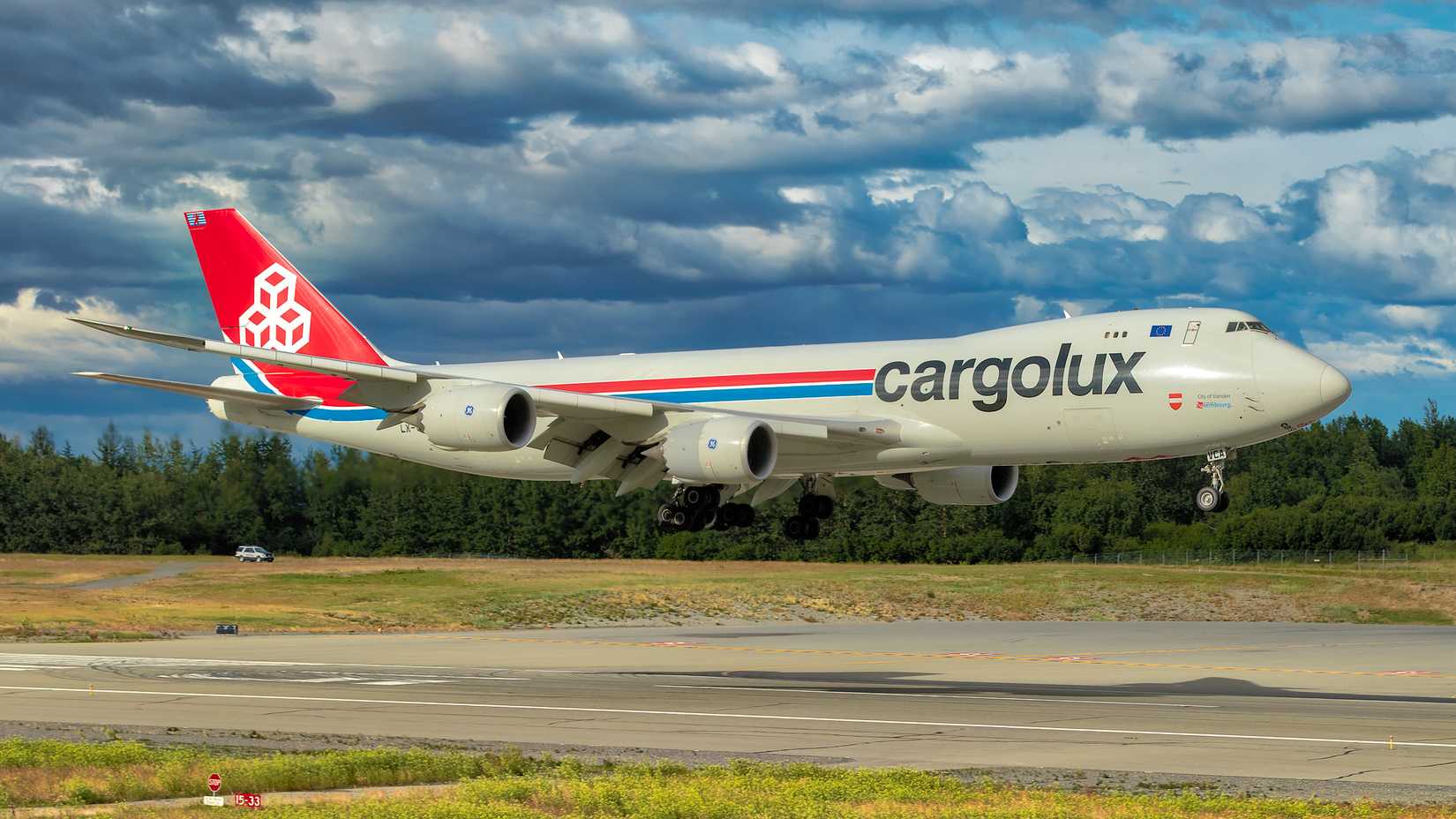 Cargolux 747 Landing