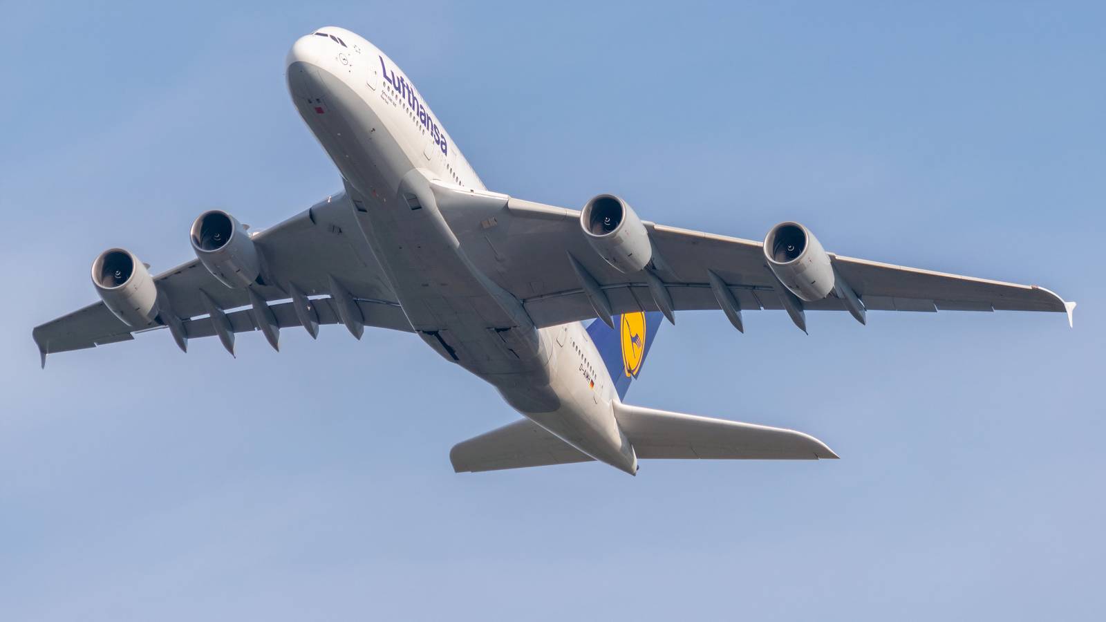 Lufthansa Group CEO Hopes For Russian Airspace Reopening
