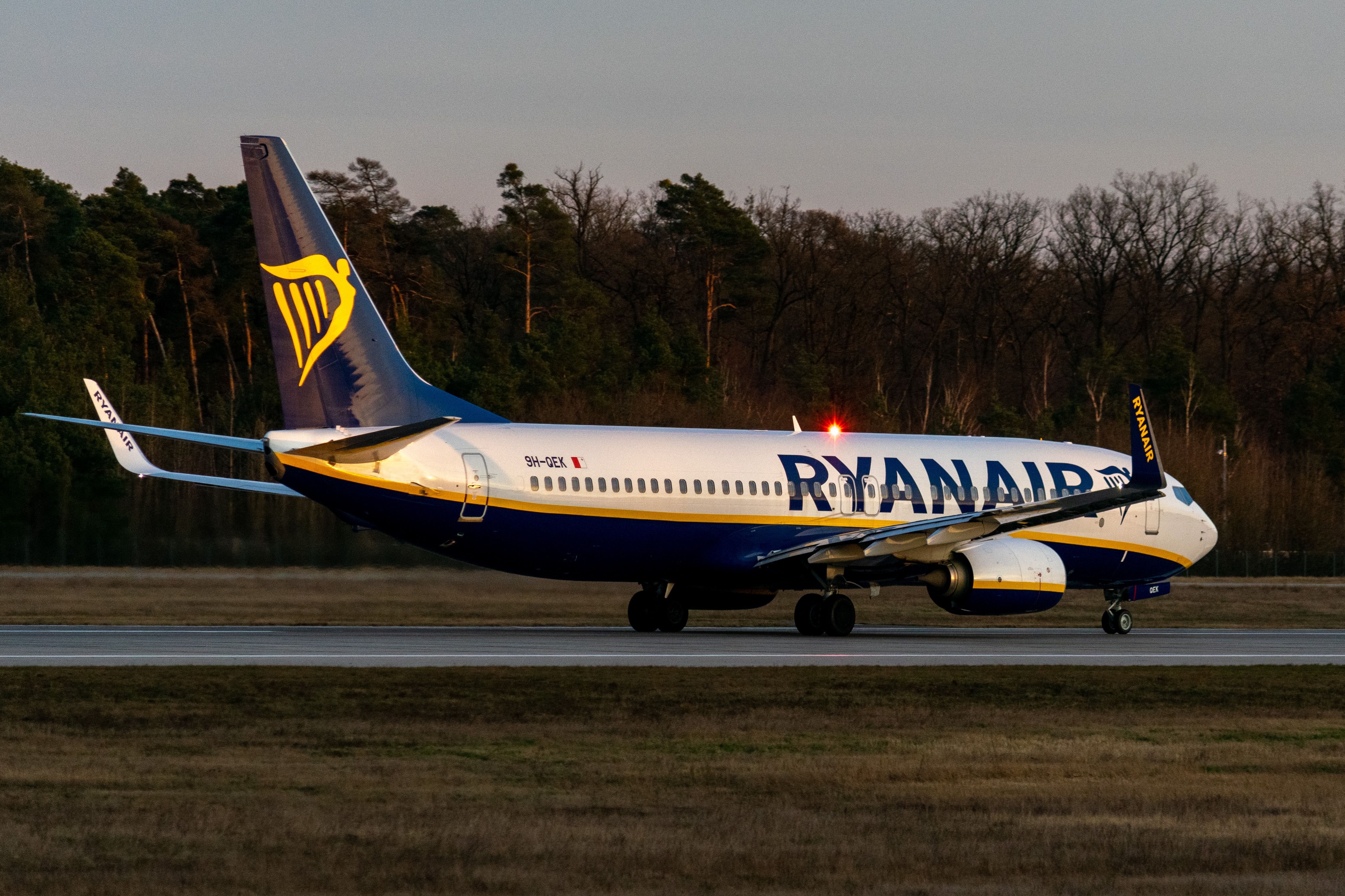 A Ryanair Boeing 737 seen departing Frankfurt Airport with its beacon lit