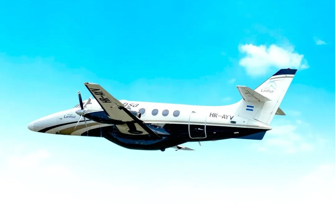 12 Dead, 5 Rescued & 1 Missing After Lanhsa JS32 Aircraft Crash In The Ocean