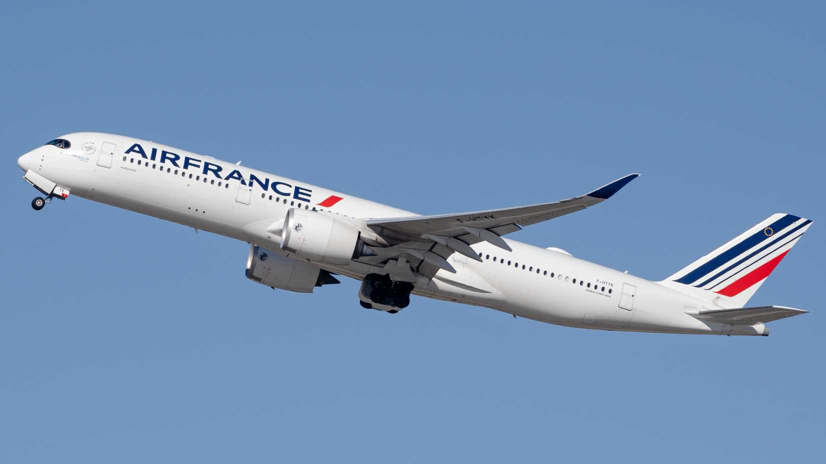 Air France Airbus A350-900 departing shutterstock_2415705005
