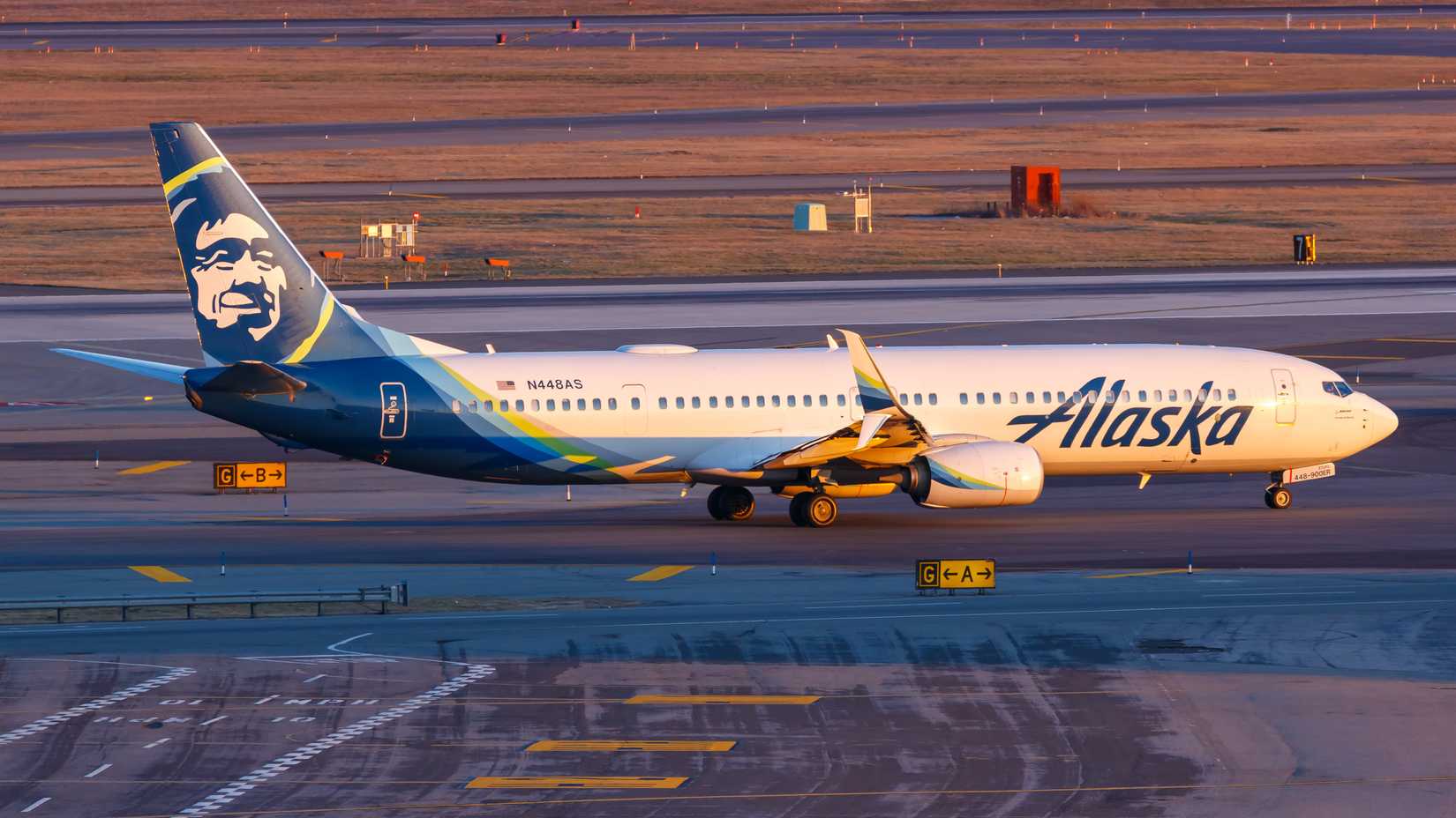 Alaska Airlines Boeing 737-900ER at JFK shutterstock_1734290312