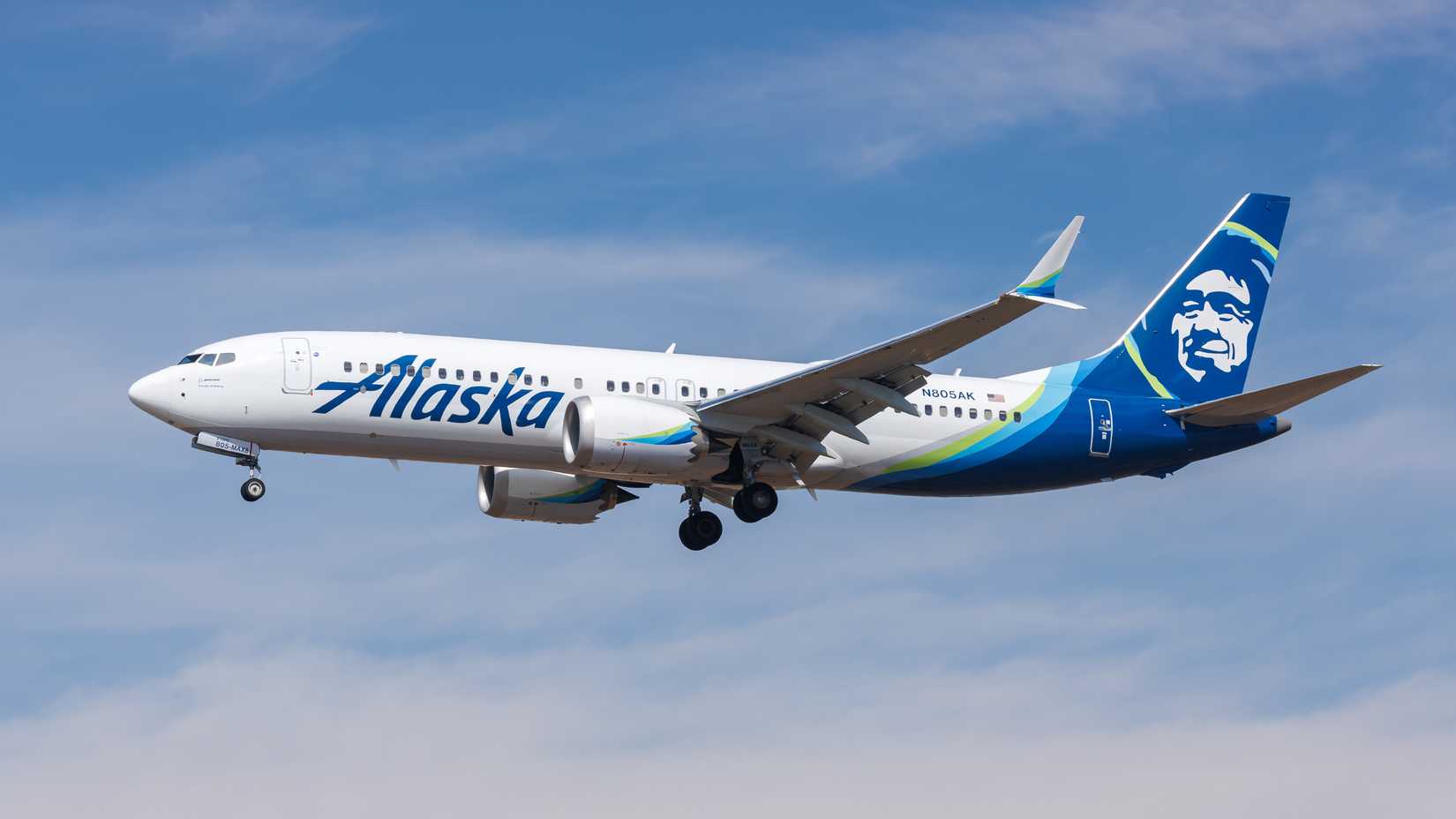Alaska Airlines Boeing 737 MAX 8 departing LAX