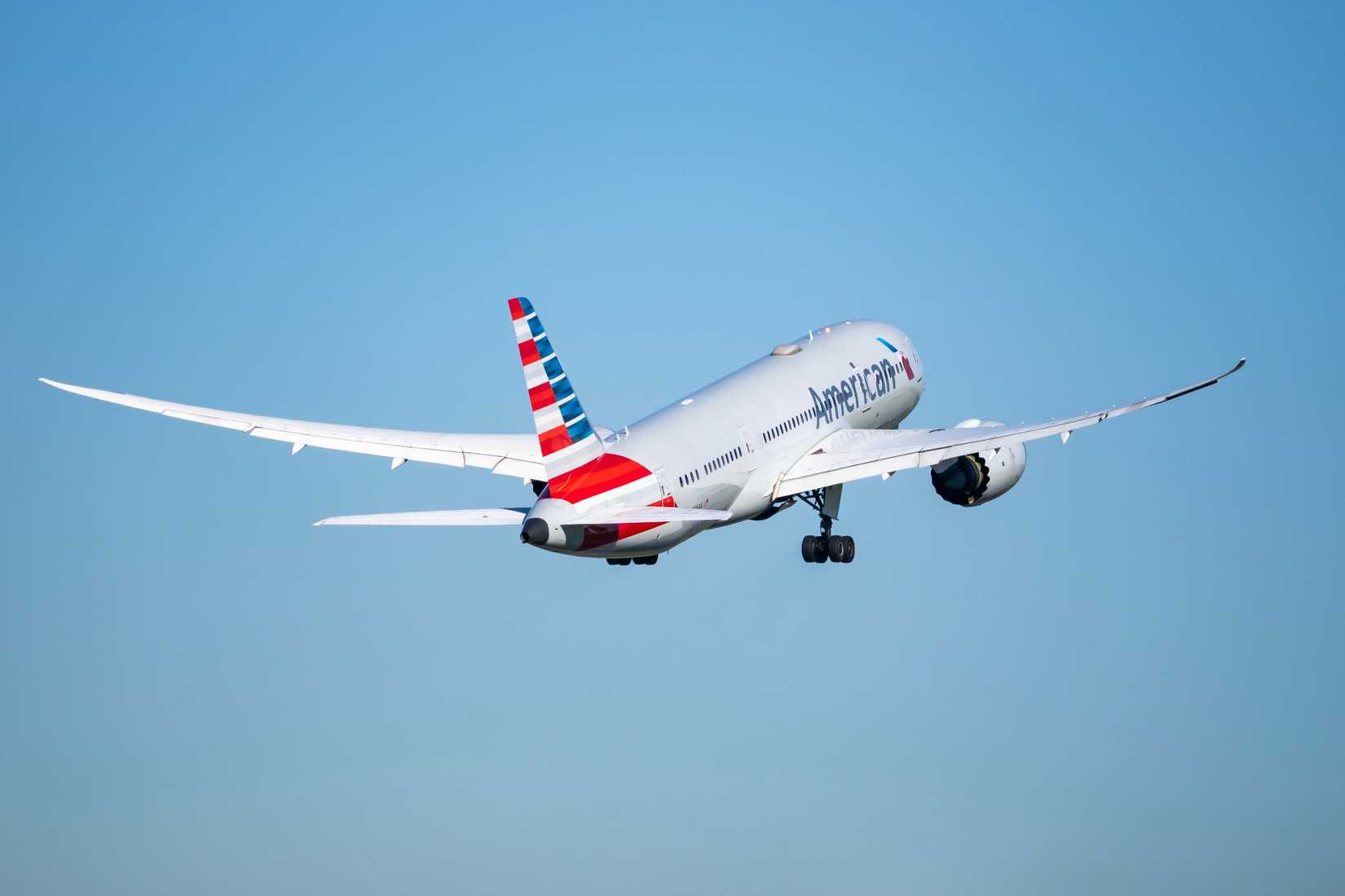 American Airlines Boeing 787-8 Climbing