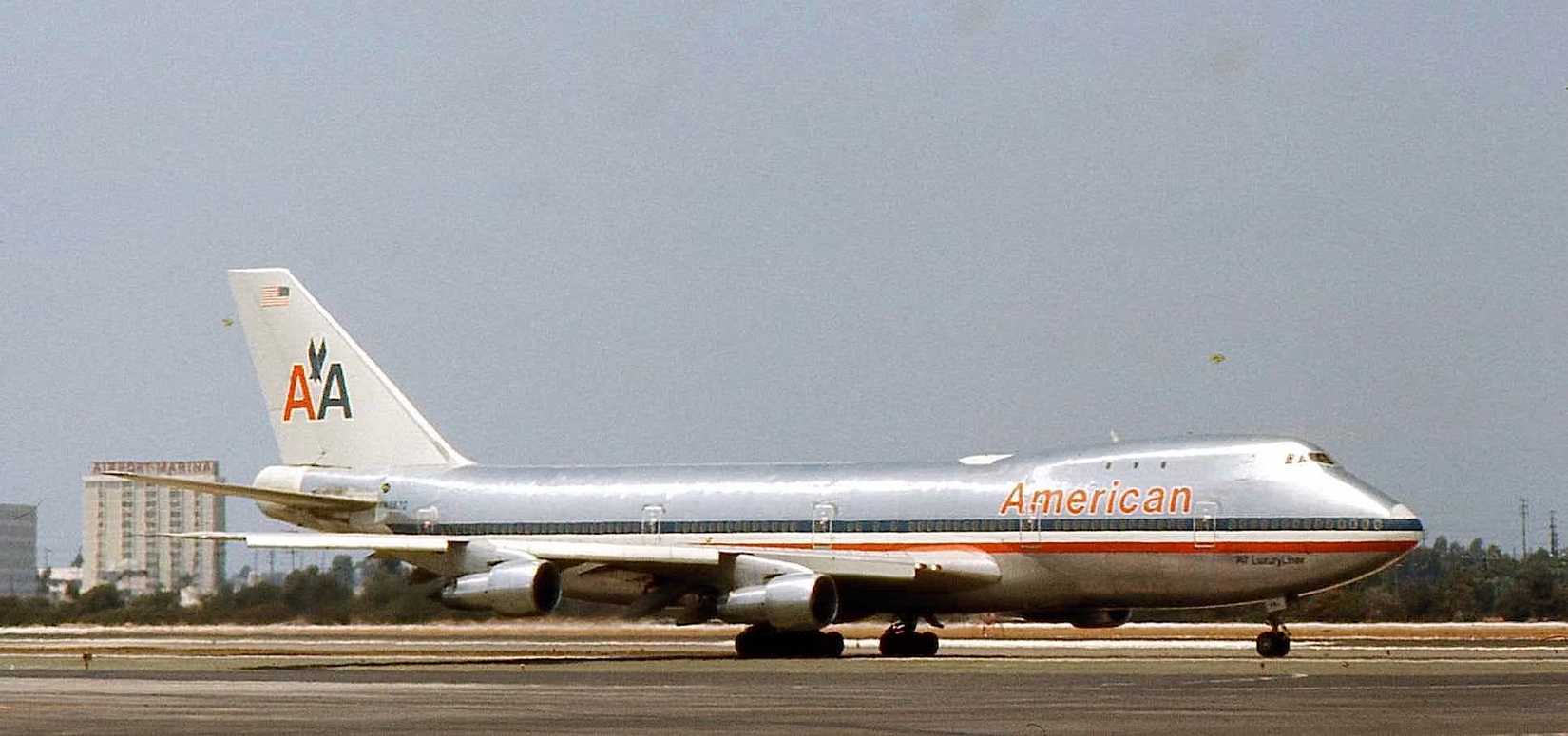 american_airlines_b-747_01