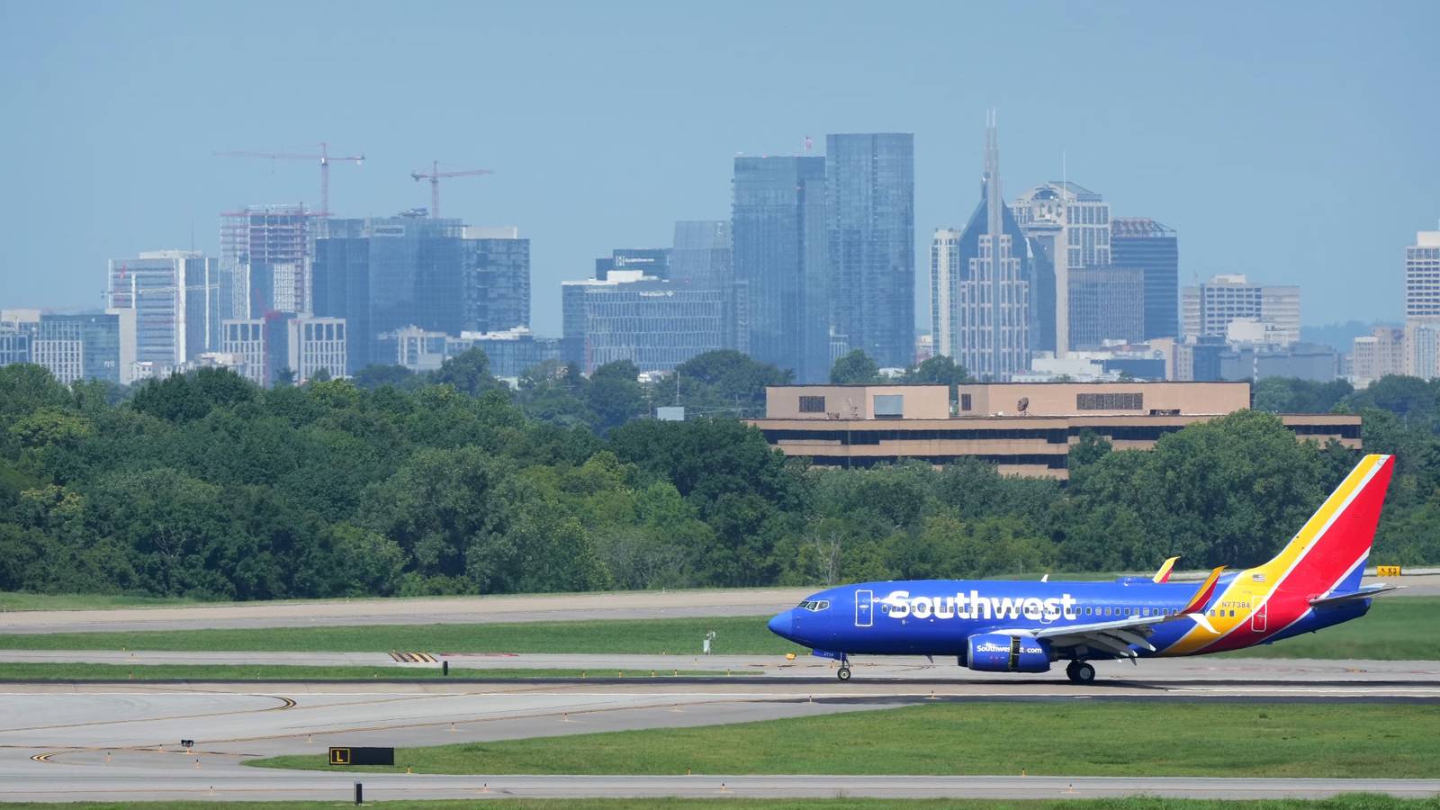 Nashville Airport Could Be Renamed After Dolly Parton