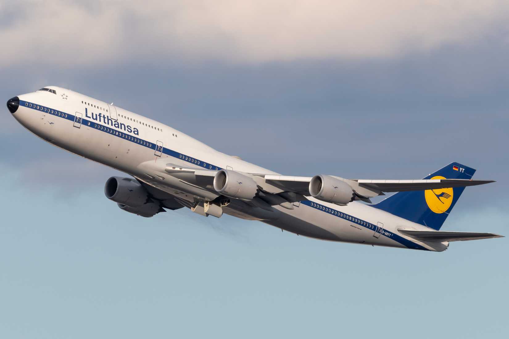 D-ABYT Lufthansa (Retro Livery) Boeing 747-830