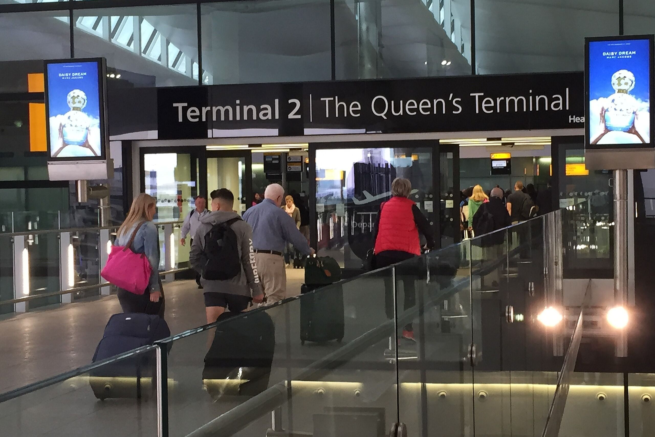 London Heathrow Resumes Operations Completely After Power Outage
