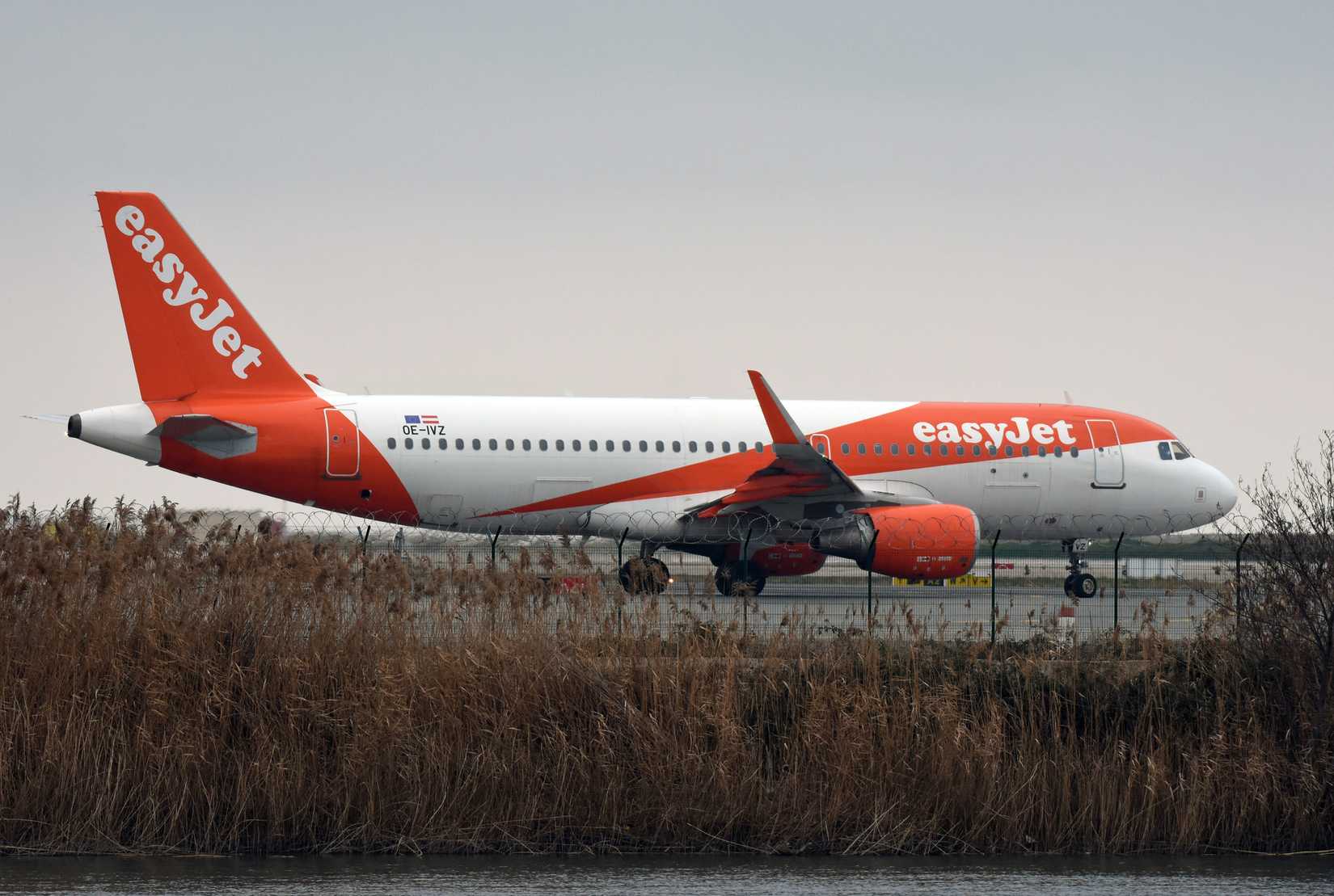EX EASYJET AS G-EZOC A320-214