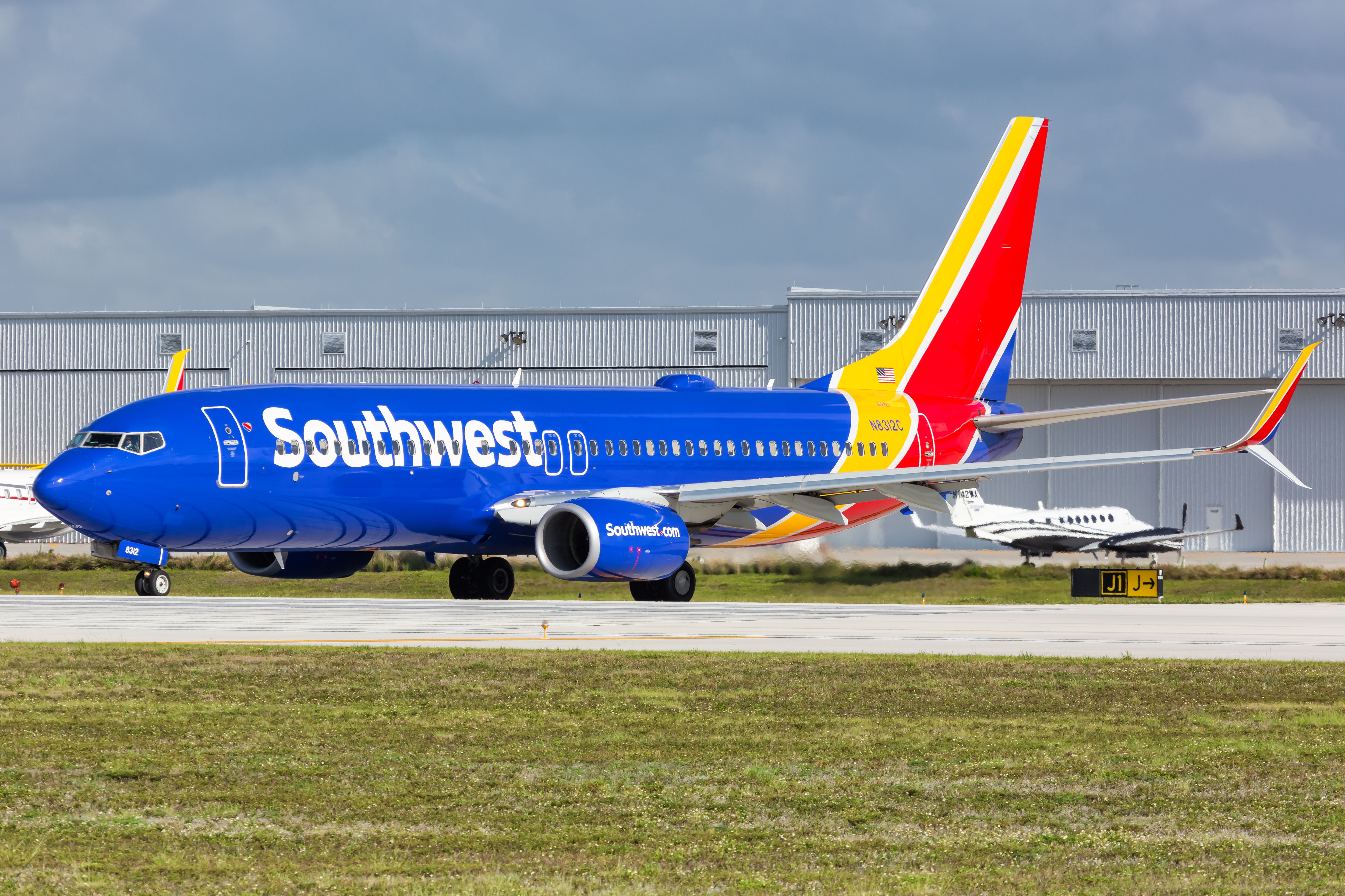 Southwest Airlines Boeing 737-800 Nearly Takes Off From Taxiway In Orlando