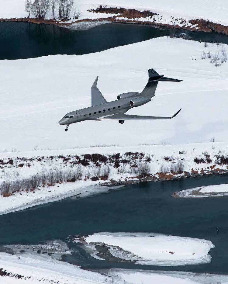 5 Celebrities That Fly The Gulfstream G650