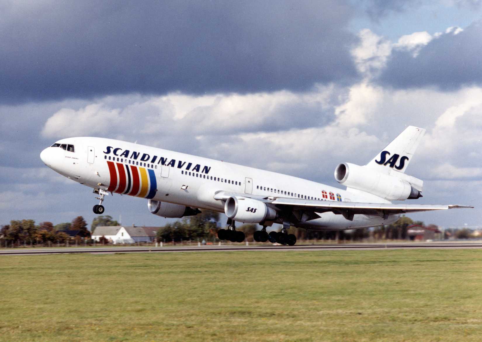 DC-10 departing Copenhagen Airport.