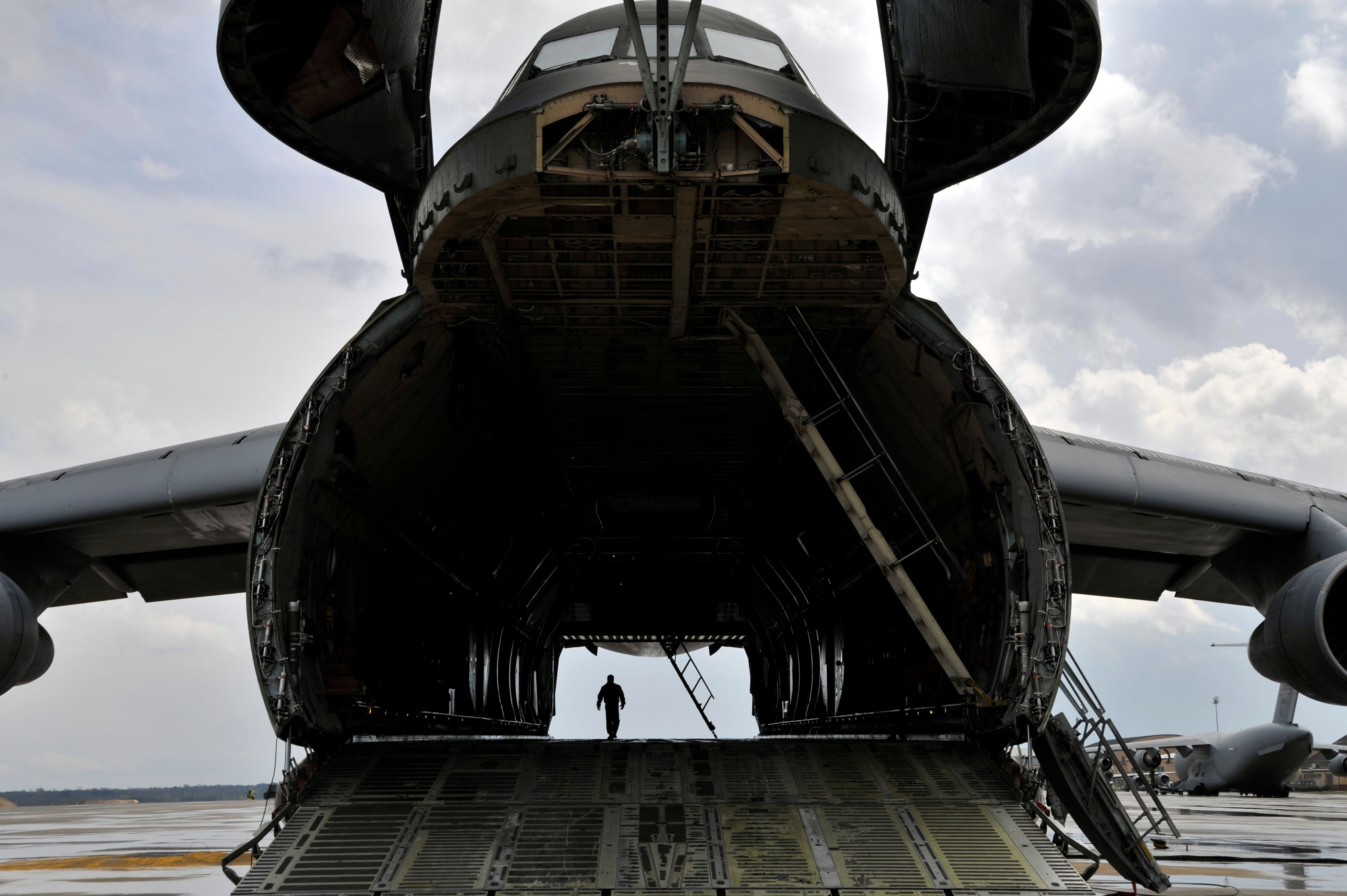 Why The C-5 Galaxy Remains Essential For Military Transport In 2025