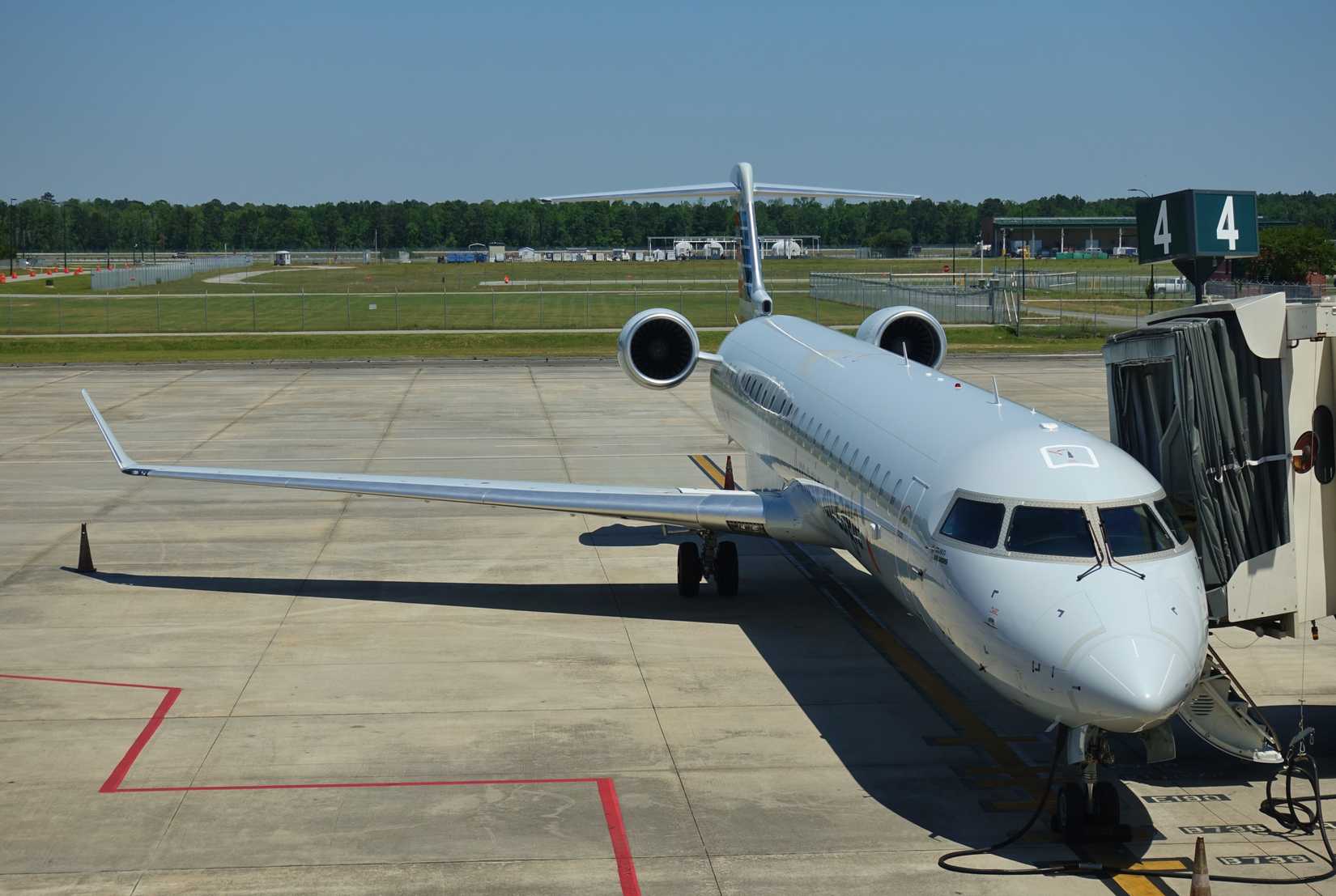 American Airlines CRJ900 at Savannah Airport SAV