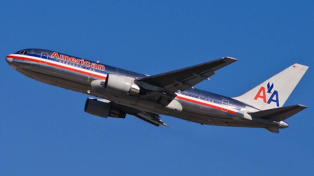 Why American Airlines' Bare Metal Planes Were The Perfect Airline Livery