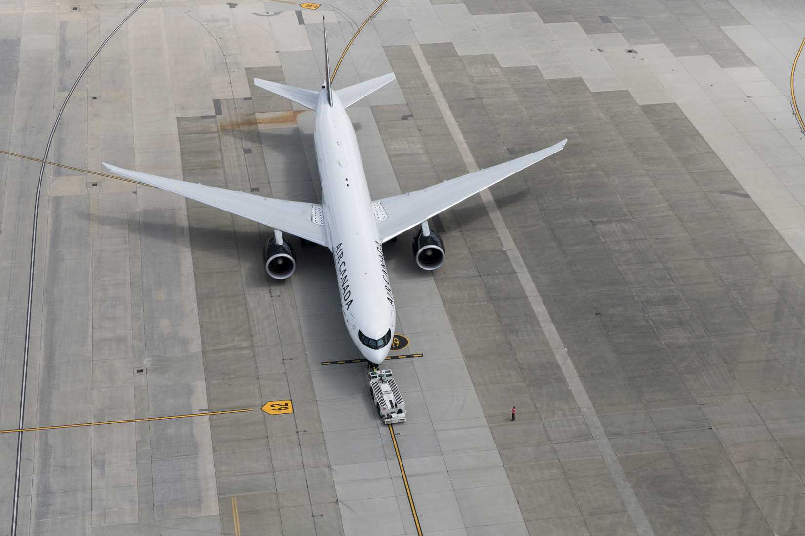 Which Air Canada Long-Haul Aircraft Carries The Most Passengers Onboard?