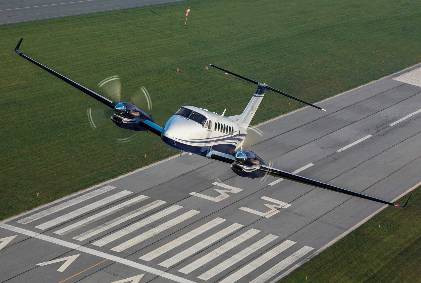 Beechcraft King Air 360 Takeoff