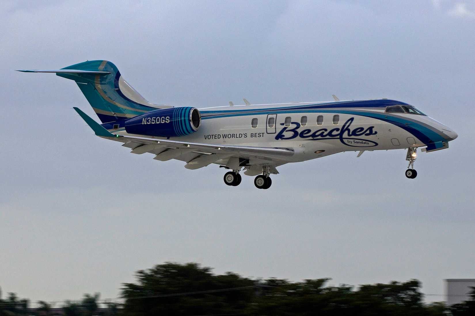 California Vs Florida: Which Private Jet Pilots Get Paid More?