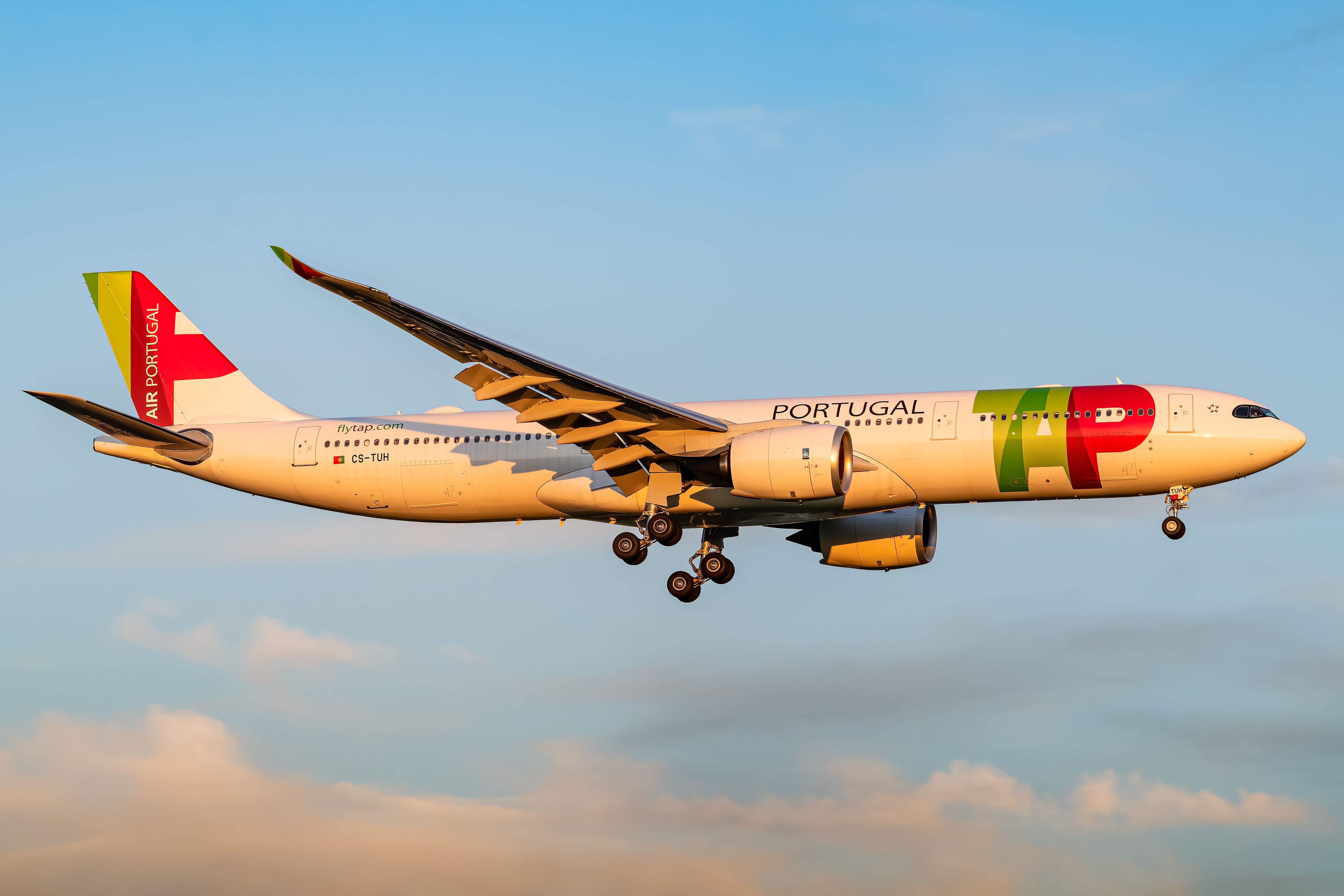 CS-TUH TAP Air Portugal Airbus A330-941 (1)