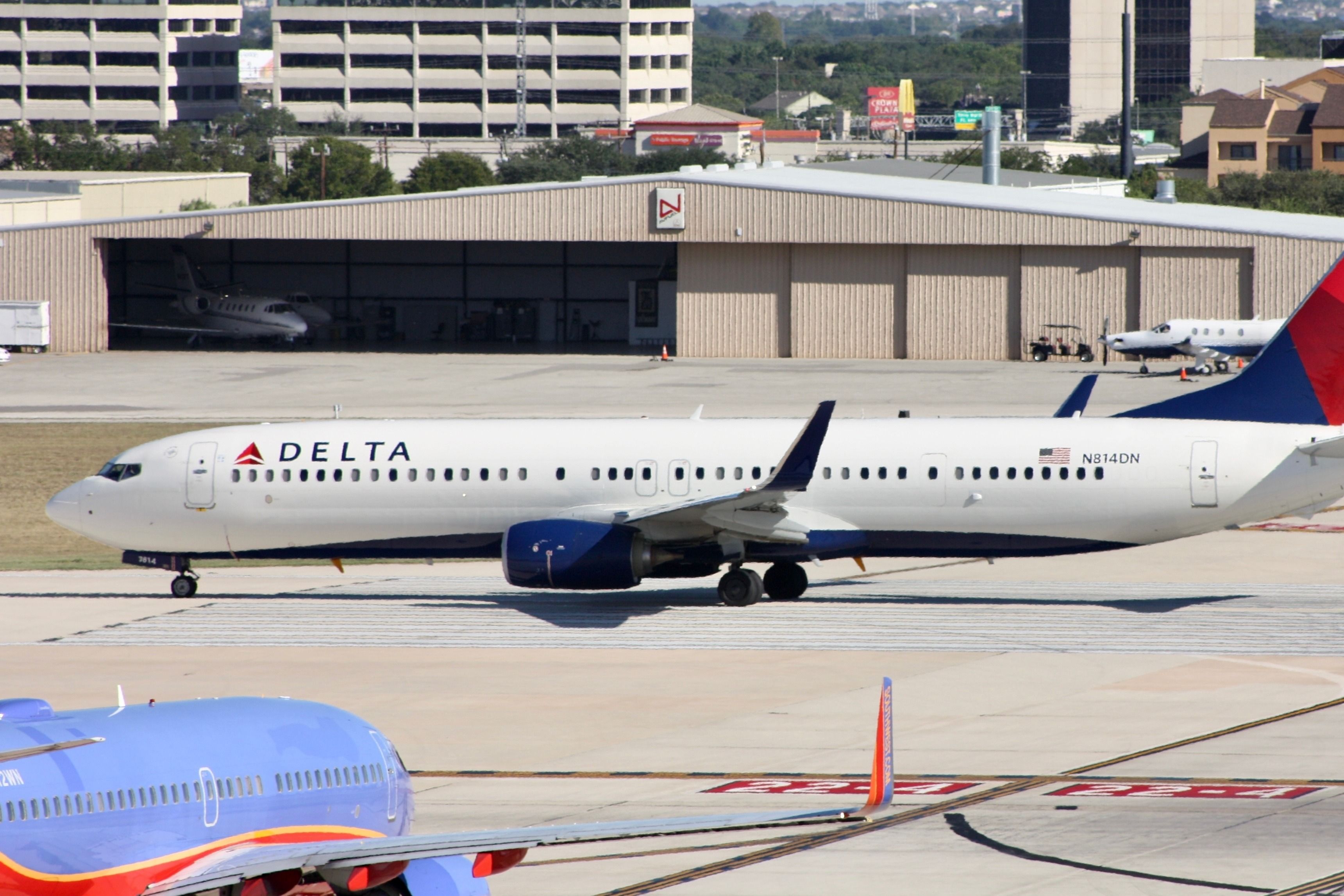 FAA Investigating Engine Issue On Delta Air Lines Boeing 737-900ER Flight