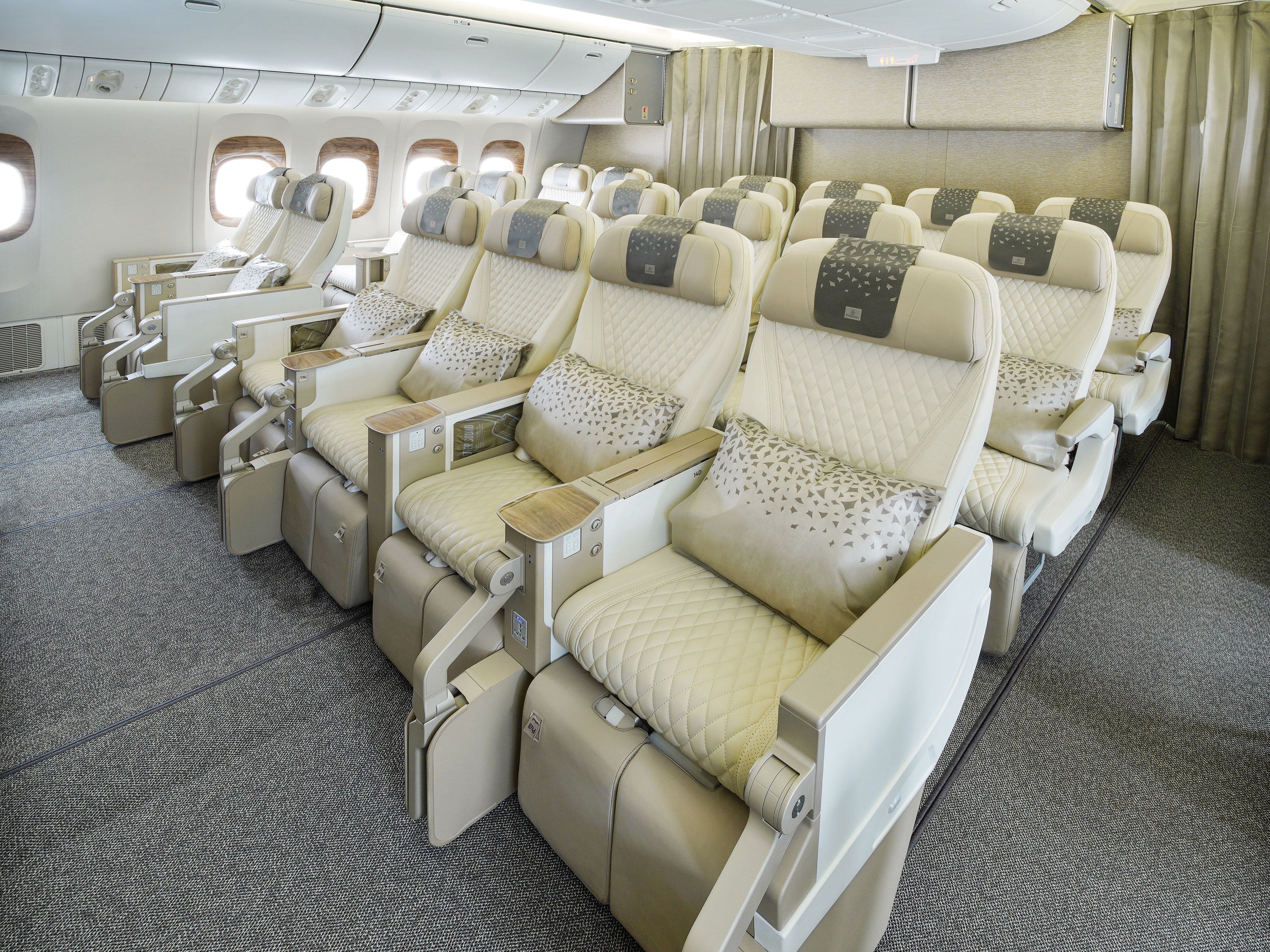 Emirates Adds 4-Class Boeing 777-300ER With Premium Economy