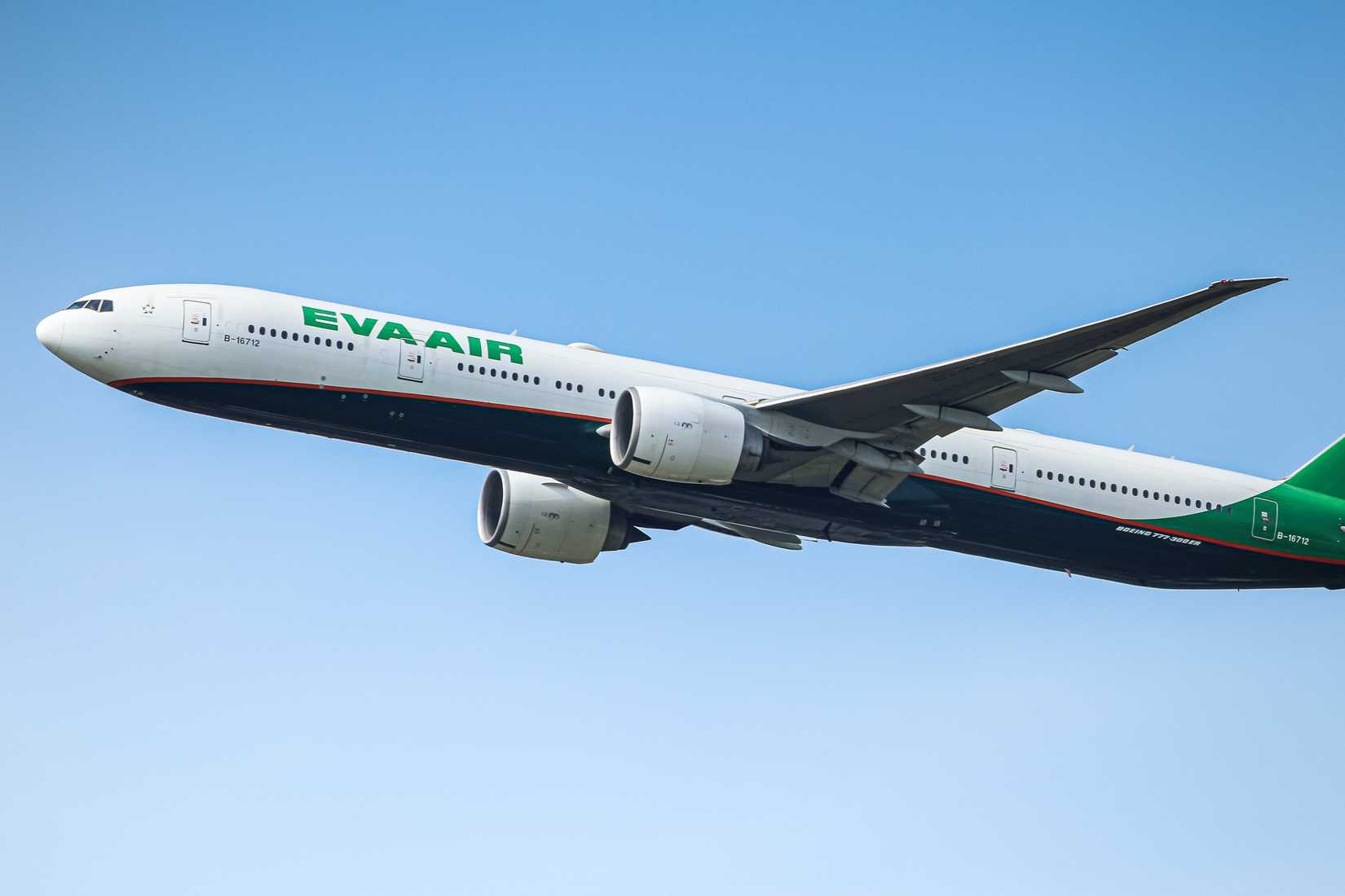 EVA Air Boeing 777-300ER departing shutterstock_2191677691 (1)