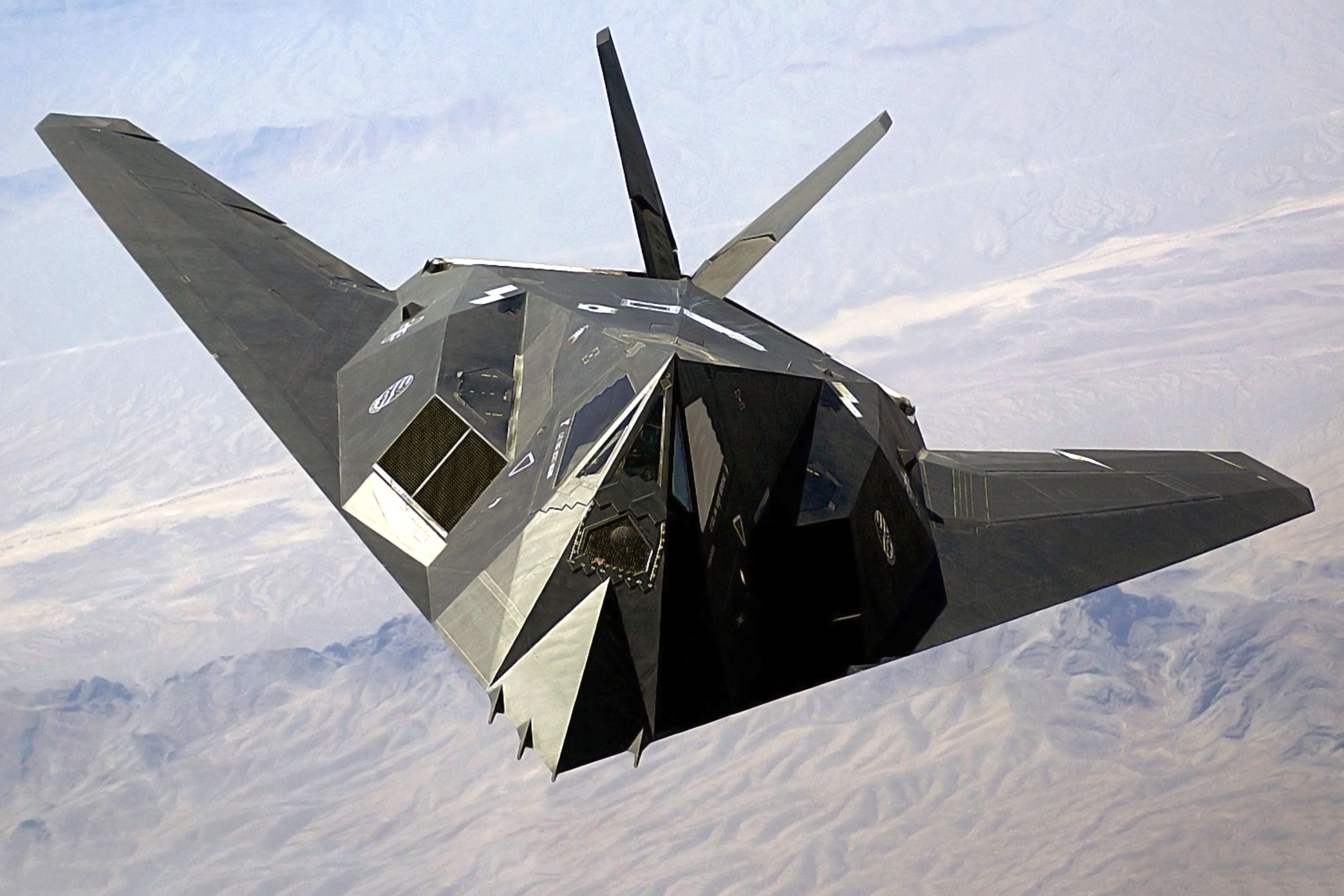F-117_Nighthawk_Front-1
